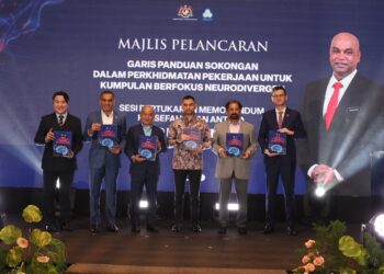 KHAIRUL Firdaus Akbar Khan (tengah) pada majlis pelancaran Garis Panduan Sokongan Pekerjaan yang pertama bagi Kumpulan Neurodivergen di ibu negara baru-baru ini.