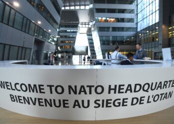 NATO mahu negara-negara anggota memberi bantuan kepada Ukraine. - AFP