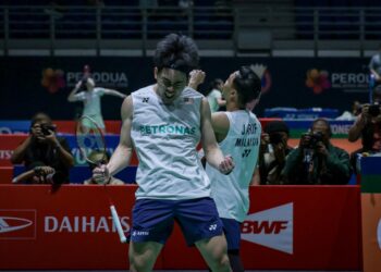 Arif Junaidi-Yap Roy King mara ke separuh akhir Malaysia Masters 2026 di Unifi Arena, Kuala Lumpur, semalam. - UTUSAN/IQBAL ROSLI