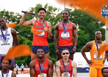 AZEEM (atas dua dari kiri) ketika di podium selepas aksi 4x100 meter (m) Kejohanan SEC di Auburn, Amerika Syarikat (AS), hari ini. - IHSAN INSTAGRAM AUBURNTFXC