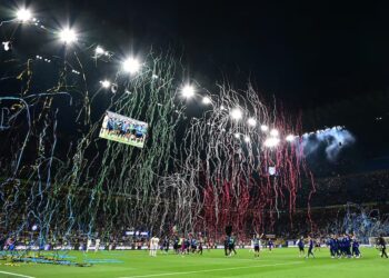 PEMAIN Inter Milan meraikan kejayaan mereka menjuarai Seria A buat kali ke-21 dalam sejarah kelab itu.