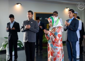 RAJA Permaisuri Agong, Raja Zarith Sofiah berkenan berangkat ke Turkiye bagi lawatan khas hari ini bagi menghadiri Majlis Upacara Penamaan dan Pelancaran Kapal Tentera Laut Diraja Malaysia (TLDM) di Istanbul Shipyard. FACEBOOK SULTAN IBRAHIM