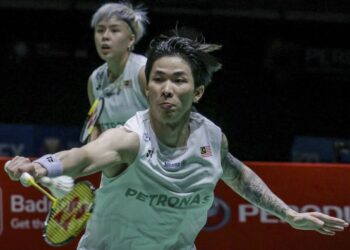 Chen Tang Jie-Toh Ee Wei menewaskan Kim Jae Hyeon-Jang Ha Jeong dari Korea Selatan 22-20, 21-14 di Terbuka Singapura sebentar tadi. - UTUSAN