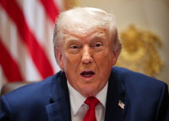TRUMP mahu menyerang Oman kerana berpihak kepada Iran. - AFP