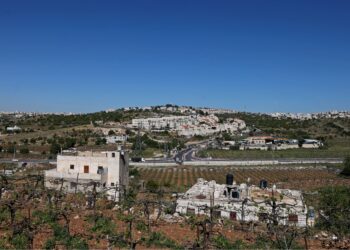 GAMBAR fail sebuah penempatan haram Yahudi timur Hebron di Tebing Barat. - AFP