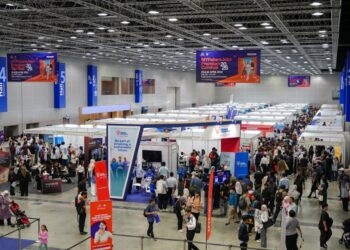 Orang ramai menghadiri Karnival Premium MYFutureJobs di KL Convention Centre pada 25 dan 26 April lalu yang menawarkan lebih 10,000 peluang pekerjaan dari pelbagai industri.