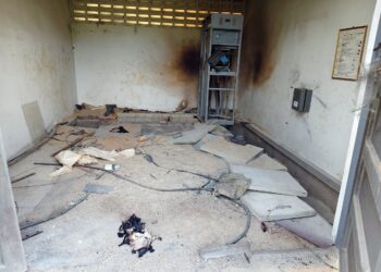 LOKASI seorang wanita melecur selepas terkena renjatan elektrik ketika cuba mencuri kabel di bilik pencawang TNB di Taman Ria Jaya, Sungai Petani.