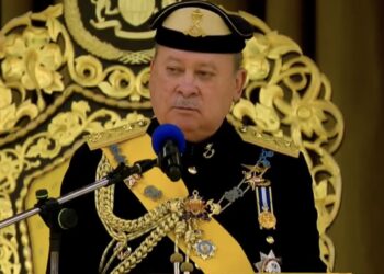 SULTAN Ibrahim bertitah ketika Istiadat Menghadap dan Istiadat Pengurniaan Darjah Kebesaran, Bintang dan Pingat Persekutuan sempena Sambutan Ulang Tahun Hari Keputeraan Rasmi Yang di-Pertuan Agong di Istana Negara, Kuala Lumpur hari ini.