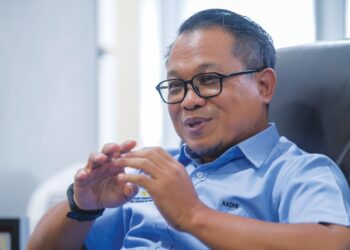 KETUA Pengarah Agensi Pengangkutan Awam Darat (APAD), Ahmad Radhi Maarof. - UTUSAN/MOHD. FIRDAUS JOHARI