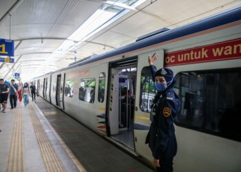 SEBAGAI destinasi pelancongan popular, adalah amat wajar Bandaraya Melaka dan Port Dickson mempunyai akses pengangkutan rel sebagai alternatif kepada lebuh raya.
