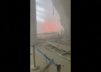 GAMBAR fail Iran menyerang lapangan terbang Kuwait, 3 Jun lalu. - AFP