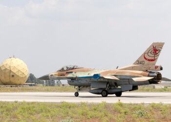 GAMBAR fail jet F-16 sedang berlepas dari Pangkalan Udara Ramat David, Israel. - AFP