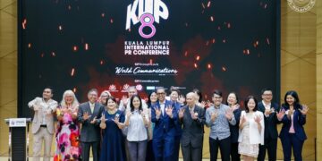 TEO Nie Ching (tengah) pada Persidangan Antarabangsa Perhubungan Awam Kuala Lumpur ke-8 (KLIP).