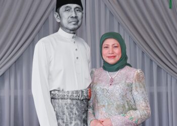KAMIL Misuari meninggal dunia sebentar tadi dan dijadualkan dikebumi di Tanah Perkuburan Islam Samariang, Kuching, Sarawak pada Jumaat.
