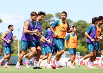 SKUAD Portugal menjalani latihan menjelang aksi pusingan 32 terbaik menentang Croatia di Stadium Toronto, esok-AFP
