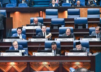 HAJIJI Noor sebelum persidangan Dewan Undangan Negeri (DUN) Sabah bermula. - IHSAN  JABATAN PENERANGAN SABAH