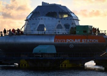 STESEN penyelidikan mirip iglu gergasi memulakan misi di Artik. - AFP