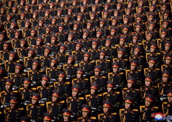 SEORANG kolonel ditembak mati di hadapan anggota bawahannya di Pyongan. - AFP