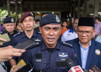 FADIL Marsus ketika ditemui pemberita pada majlis peluncuran “PDRM dan Murid Berpisah Tiada” Membina Sahsiah, Menyemai Disiplin di SK La Salle 2 Jinjang di sini, hari ini. - UTUSAN/SYAKIR RADIN