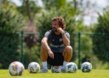 Andrea Pirlo semakin hampir dipilih mengendalikan skuad Itali. - AFP