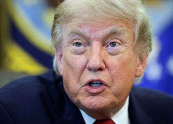 DONALD TRUMP