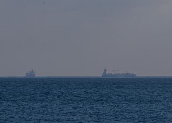 RUSSIA menyasarkan kapal milik syarikat Turkiye yang meninggalkan Ukraine. - AFP