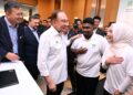 Perdana Menteri, Datuk Seri Anwar Ibrahim berkunjung ke reruai Khazanah Nasional di Majlis Peluncuran Bakat MADANI baru-baru ini.