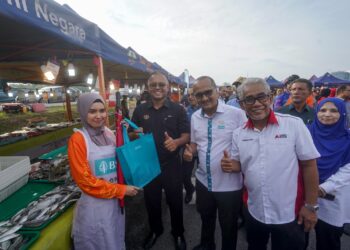 AGROBANK mengadakan siri turun padang bagi pembaiyaan mikro di Pasar Tani Putrajaya.