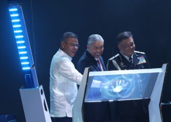 AHMAD Zahid Hamidi ketika menyempurnakan sambutan Hari Imigresen Tahun 2026, di Cyberjaya.