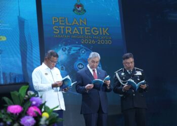 AHMAD Zahid Hamidi ketika menyempurnakan sambutan Hari Imigresen Tahun 2026, di Cyberjaya.