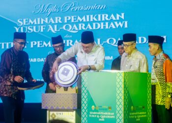 Perdana menteri, Datuk Seri Anwar Ibrahim pada Majlis Perasmian Seminar Pemikiran Yusuf Al-Qaradhawi, di Wisma Dewan Bahasa dan Pustaka, di sini hari ini. Foto: SHIDDIEQIIN ZON