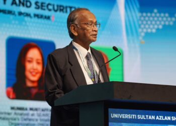 AMRIN Buang sewaktu berucap pada majlis Keselamatan dan Integriti Negara dalam Persidangan Pemikiran dan Tamadun Islam Sedunia Ke-8 (WCIT 2026).