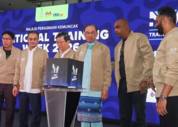 ANWAR Ibrahim (tiga dari kanan) menyempurnakan Majlis Perasmian Kemuncak NTW 2026 di Universiti Teknologi Mara (UiTM) Pulau Pinang hari ini. - UTUSAN/DANIAL SAAD