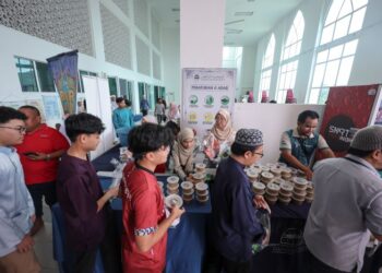 PUSAT Islam didirikan atas rasional mahu menjadikan umat yang bitara dalam ilmu aqli dan naqli.