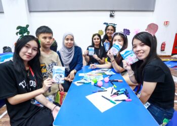 KEWAJIPAN mengikuti kursus Bahasa Melayu Komunikasi di IPT tempatan perlu terus dipertahankan dan diperkasakan.