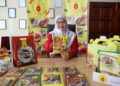 AIMI Syairah Md. Zin menunjukkan sebahagian produk Cap O yang dihasilkan Maker Recipe.