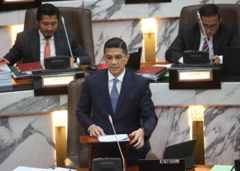 Amirudin adalah adindaku