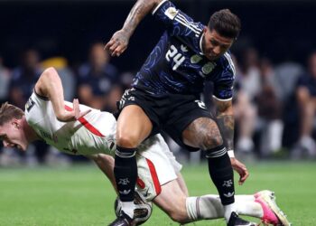 Walaupun nilai perpindahan itu menyebabkan kebanyakan kelab tidak berminat, Heskey yakin Enzo Fernandez mampu membawa United kembali mencabar kejuaraan liga. - AFP
