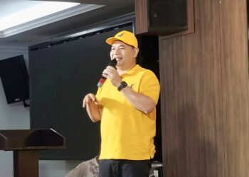 RAFIZI Ramli ketika berucap pada program Jelajah parti Bersama di George Town, Pulau Pinang malam ini.-UTUSAN/SAFINA RAMLI