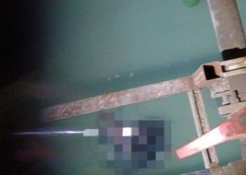 Seorang lelaki ditemui maut setelah terjatuh dalam tangki sisa kimia do Kawasan Perindustrian Pasir Gudang, malam tadi.