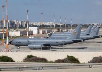 GAMBAR fail beberapa pesawat tentera Amerika di Lapangan Terbang Ben Gurion dekat Tel Aviv. - AFP
