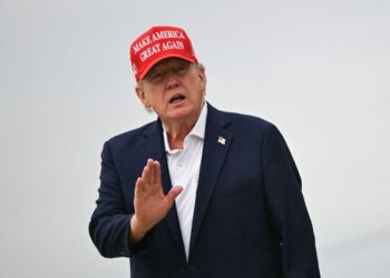 DONALD TRUMP