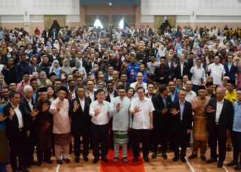 Gaji penjawat awam dan elaun pesara dijangka naik tahun depan. - Gambar hiasan
