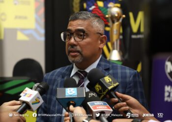 NOOR Azan Rahman kini digantung daripada jawatan sebagai Setiausaha Agong FAM buat sementara waktu.