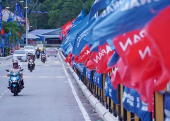 Kritikan Rafizi beri ‘durian runtuh’ buat Pas dan PN. - GAMBAR HIASAN