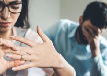 PERCERAIAN memberi kesan dalam aspek kewangan, psikososial dan pendidikan anak-anak keluarga yang terlibat.