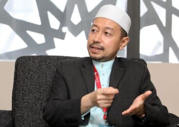 DR. LUQMAN ABDULLAH