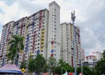 Lokasi pekerjaan pemohon bukan antara syarat yang ditetapkan bagi permohonan lanjutan tempoh penyewaan Perumahan Awam (PA) dan Projek Perumahan Rakyat (PPR) di bawah kelolaan Dewan Bandaraya Kuala Lumpur (DBKL).