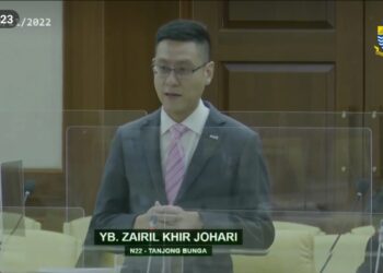 ZAIRIL Khir Johari pada sidang DUN Pulau Pinang di George Town, hari ini.