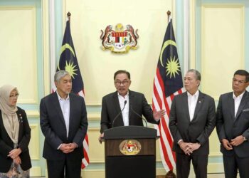KERAJAAN Perpaduan diketuai Anwar Ibrahim. - UTUSAN/FAISOL MUSTAFA